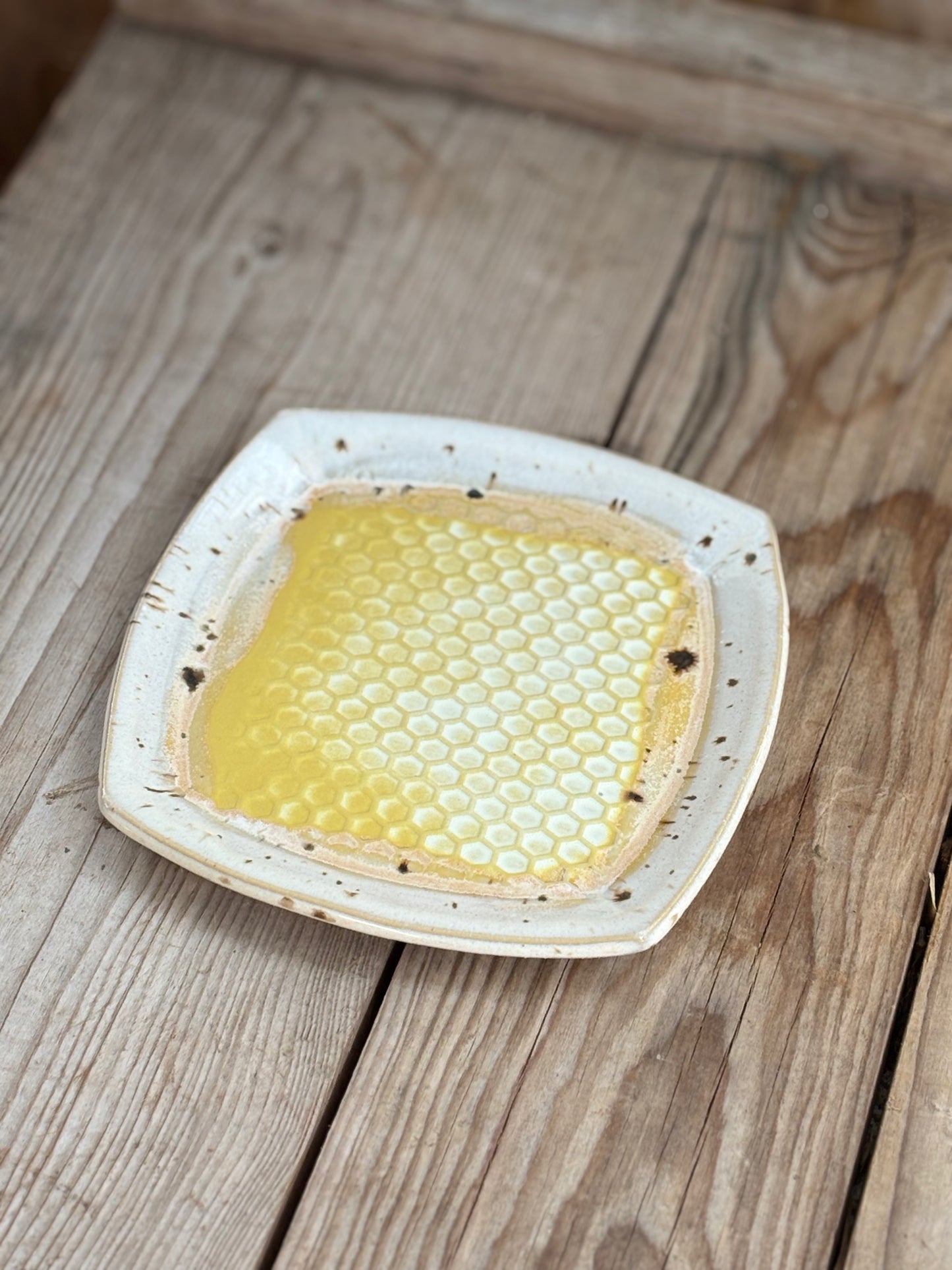 Yellow Honeycomb Plate - AnnaPoloDesign