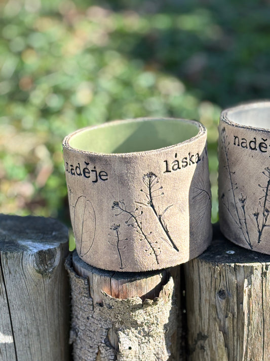 Round Small Light Green Flower Pot - "víra, láska, naděje"